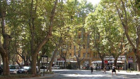 Roma’da enteresan olay! Bir turist, skuteri ile tarihi eser taşırken yakalandı