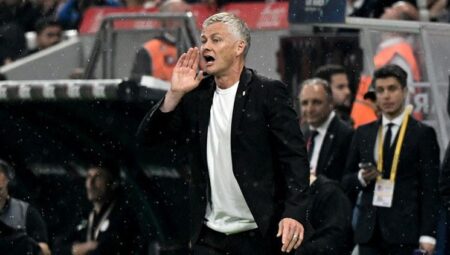 Solskjaer görüşme odasına!