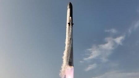 Starship roketinin fırlatması başarısızlıkla sonuçlandı: Havada patlayarak infilak etti