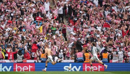 Sunderland, Premier Lig’e yükseldi!
