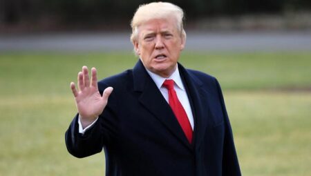Trump Harvard’ı gaye almaya devam ediyor: Yabancı öğrencilerin kimlik bilgilerini talep etti