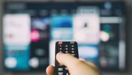 TV YAYIN AKIŞI LİSTESİ 25 MAYIS PAZAR || Bu akşam televizyonda hangi diziler var? İşte Kanal D, Show TV, TRT 1, TV8, Star TV, Now TV, ATV yayın akışı ve tv rehberi…