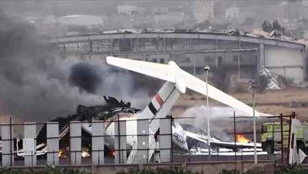 Yemen’in başkentindeki Sana Havalimanı tekrar İsrail’in maksadında: Uçaklar bomba yağdırdı