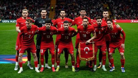 A Ulusal Futbol Grubu ABD ve Meksika maçları için toplanıyor