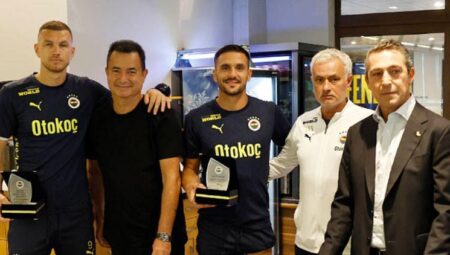 Ali Koç’tan Tadic ve Dzeko’ya teşekkür plaketi!