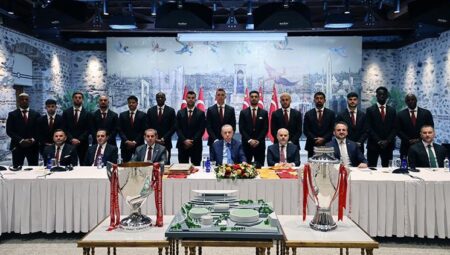 Cumhurbaşkanı Erdoğan şampiyon Galatasaray’ı kabul etti
