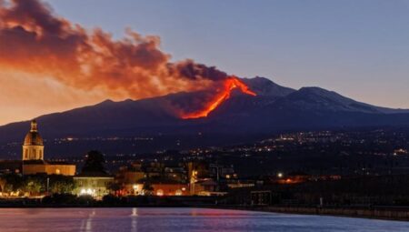 Etna Yanardağı nerede, hangi ülkededir? Etna Yanardağı en son ne vakit patladı?