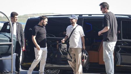 Galatasaray’a veda eden Dries Mertens, İstanbul’dan ayrıldı!