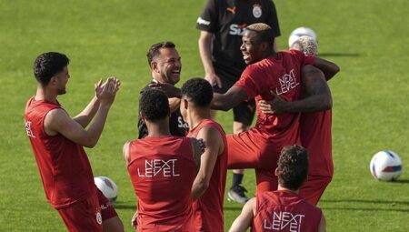 Galatasaray’da Başakşehir maçı öncesi sevinçli egzersiz