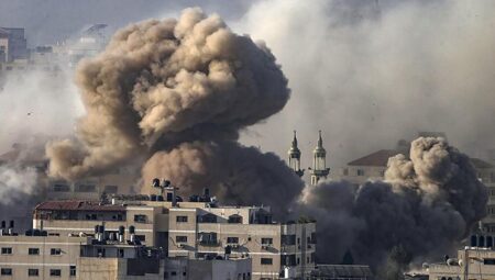 İsrail’in Gazze’nin batısında kampı bombaladı: 7 kişi hayatını kaybetti