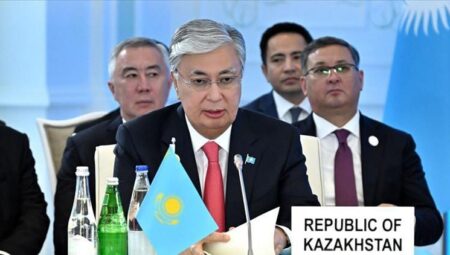 Kazakistan lideri Tokayev, küresel çapta artan çatışmalara dikkat çekti: ‘BMGK’nin yapısı değiştirilsin’ daveti