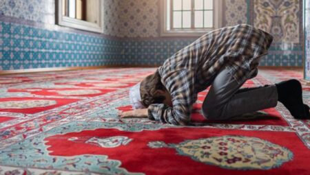 KURBAN KESİLDİKTEN SONRA KILINAN NAMAZ | Kurban namazı nasıl kılınır, kaç rekat? Kurban kestikten sonra namaz kılmak gerekir mi? İşte Diyanet açıklaması!