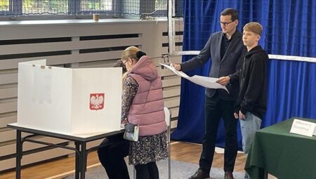 Polonya’da cumhurbaşkanlığı seçimlerinin ikinci çeşidi başladı