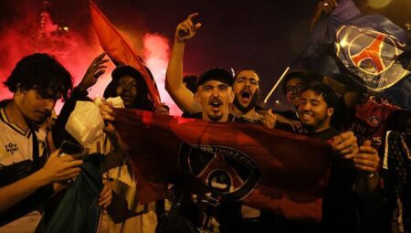 PSG’nin şampiyonluk kutlaması Fransa İçişleri Bakanı’nın yansısını çekti: ‘Barbarlar Paris sokaklarına çıktı’