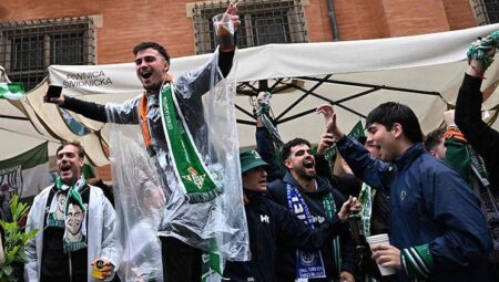 Real Betis taraftarlarından Chelsea maçına ağır ilgi