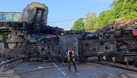 Rusya’da art geriye tren kazaları: Köprüler çöktü, en az 7 kişi ömrünü yitirdi! Onlarca kişi hastaneye kaldırıldı